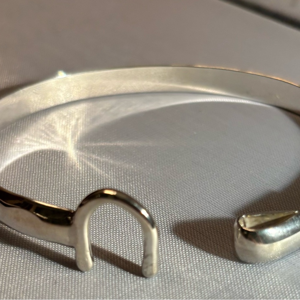 Sonya St Croix Sterling Horseshoe bracelet